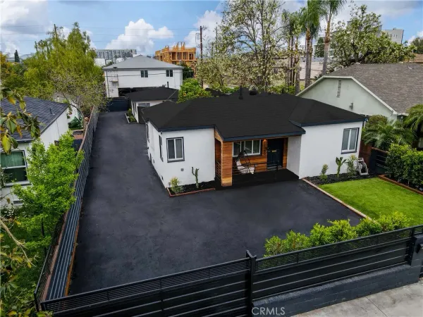 $3,695 | 11342 Emelita Street, North Hollywood, CA 91601
