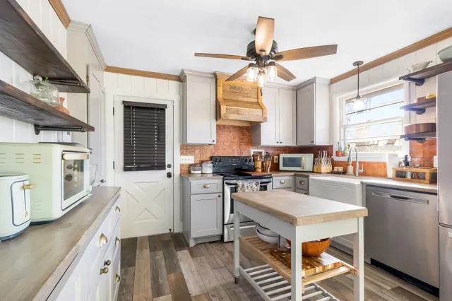 $390,000 | 403 Bonnawood Drive, Hermitage, TN 37076