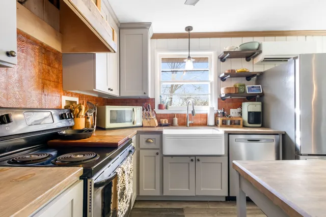 $390,000 | 403 Bonnawood Drive, Hermitage, TN 37076