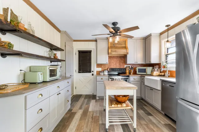 $390,000 | 403 Bonnawood Drive, Hermitage, TN 37076