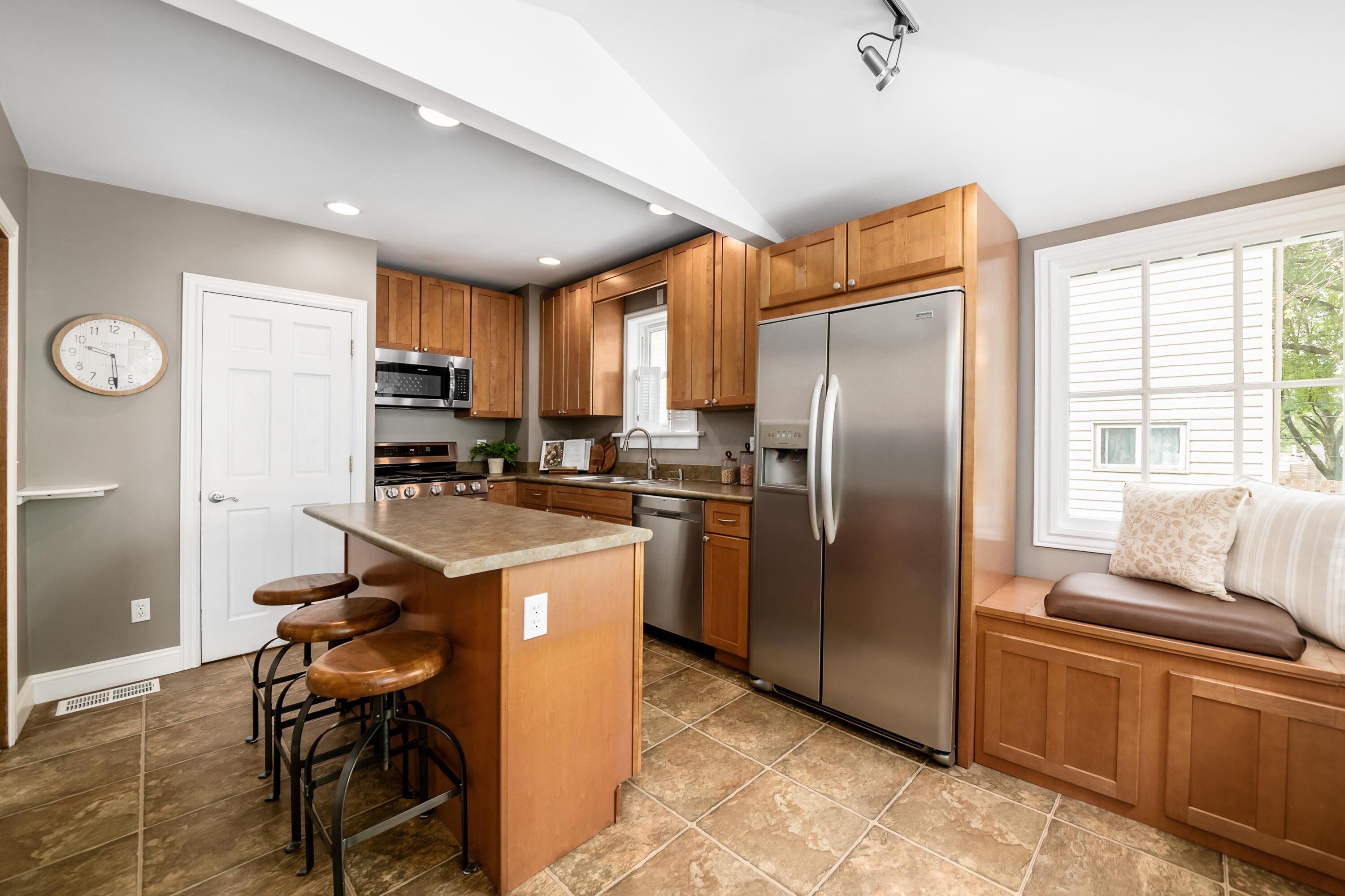 186 East Pacemont Road Columbus, OH 43202 - Photo 25 of 39 186 E Pacemont kitchen 2