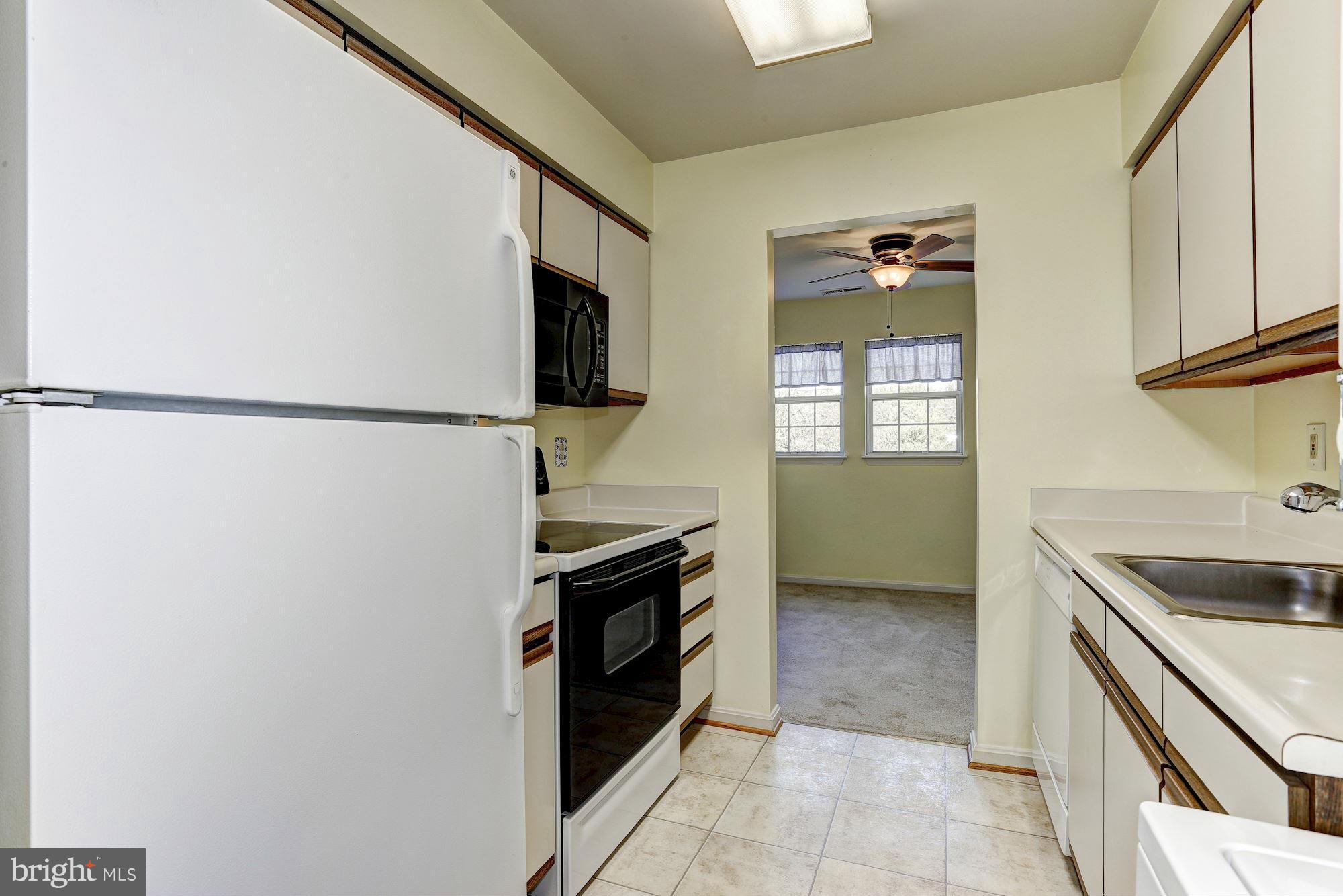 8613 Falls Run Road, Unit J Ellicott City, MD 21043 - Photo 9 of 20 Kitchen