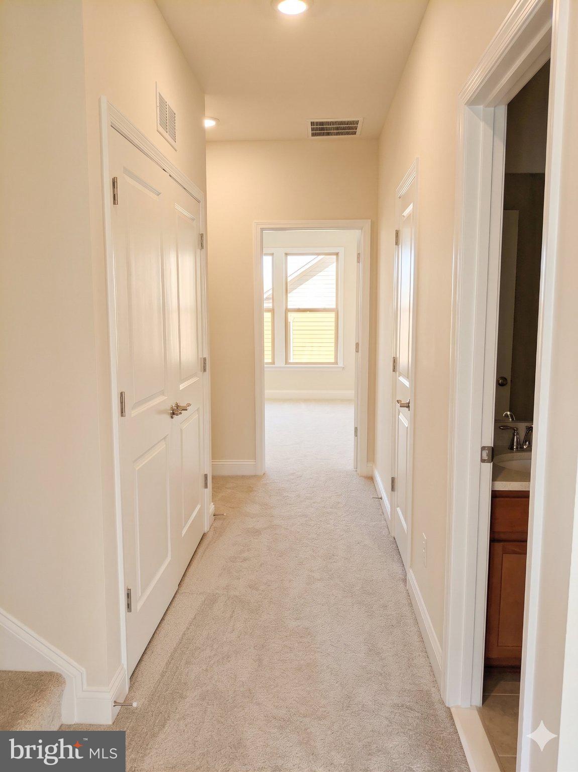 17109 Branched Oak Road Dumfries, VA 22026 - Photo 11 of 24 Bright and inviting hallway retreat.