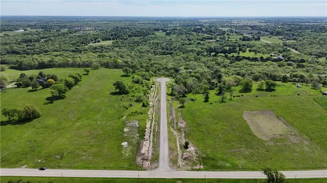 $1,100,000 | 5375 West 188th Terrace, Stilwell, KS 66085