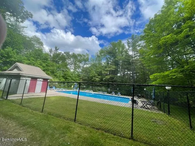 a view of a tennis court
