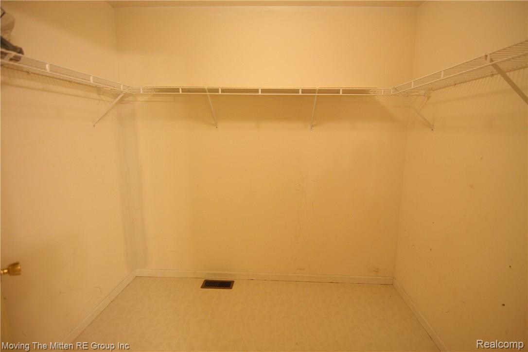 25349 Elwell Road Belleville, MI 48111 - Photo 12 of 24 25349 Elwell Master Walk-In.jpg