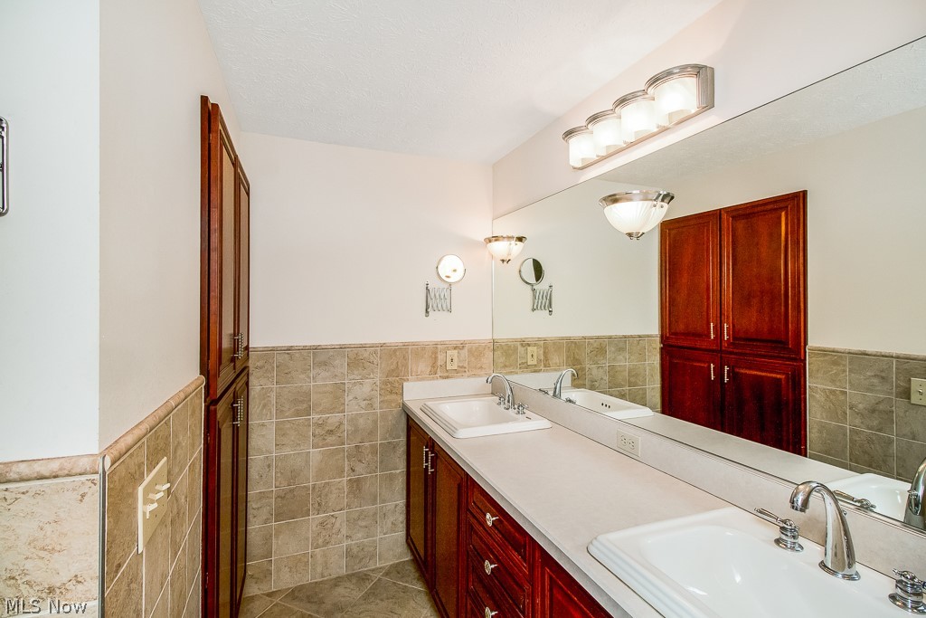 2370 River Road Willoughby, OH 44094 - Photo 20 of 35