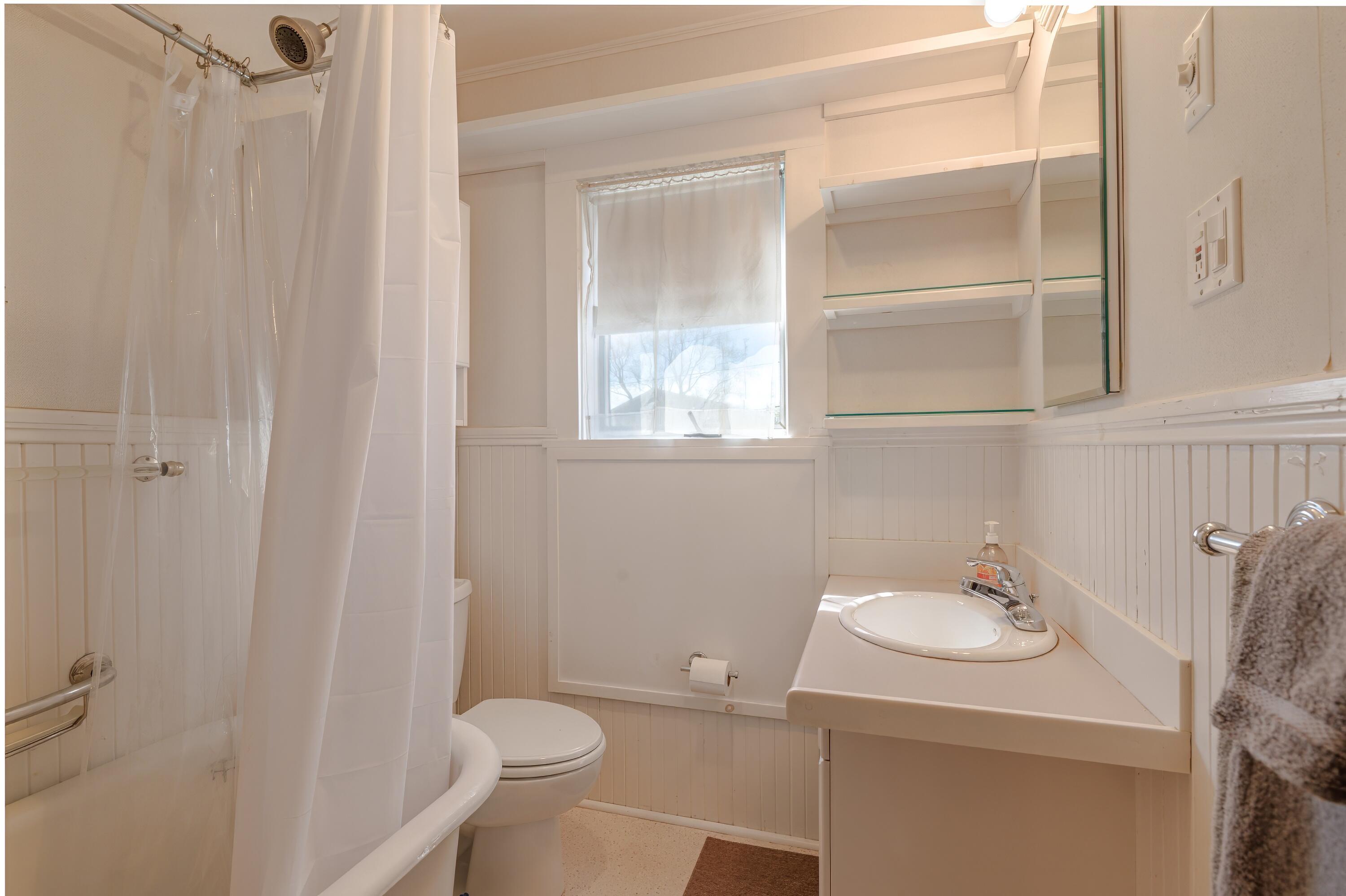 6 Sea Street Mount Desert, ME 04662 - Photo 28 of 100 Full Bathroom