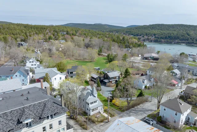 $1,490,000 | 6 Sea Street, Northeast Harbor, ME 04662