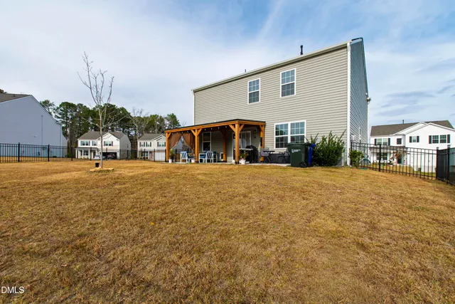a front view of house with yard
