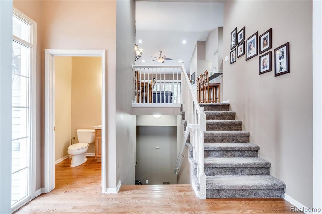 758 East Bluff Court Rochester Hills, MI 48306 - Photo 5 of 28