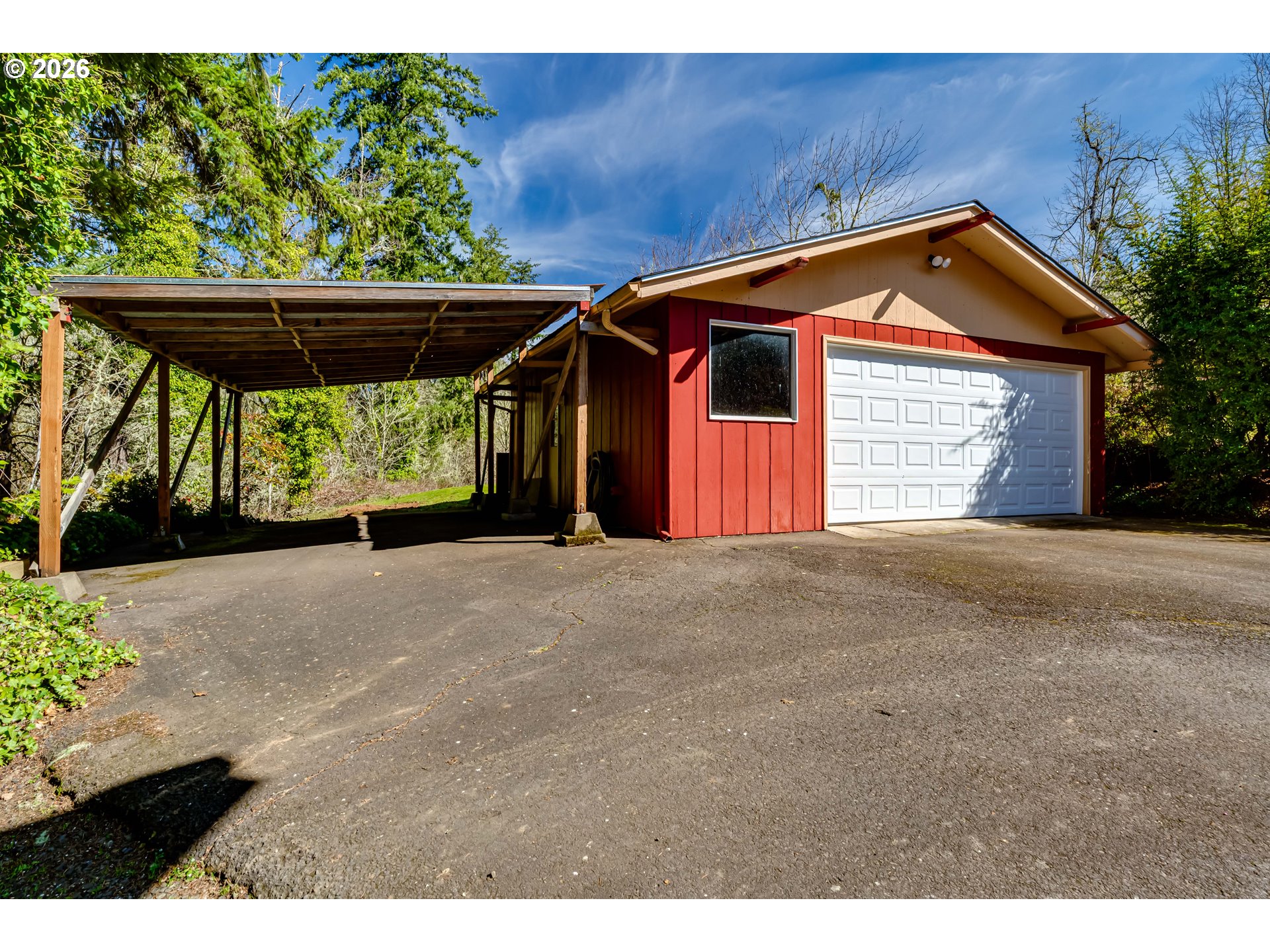 26408 Crow Road Eugene, OR 97402 - Photo 20 of 28 Garage