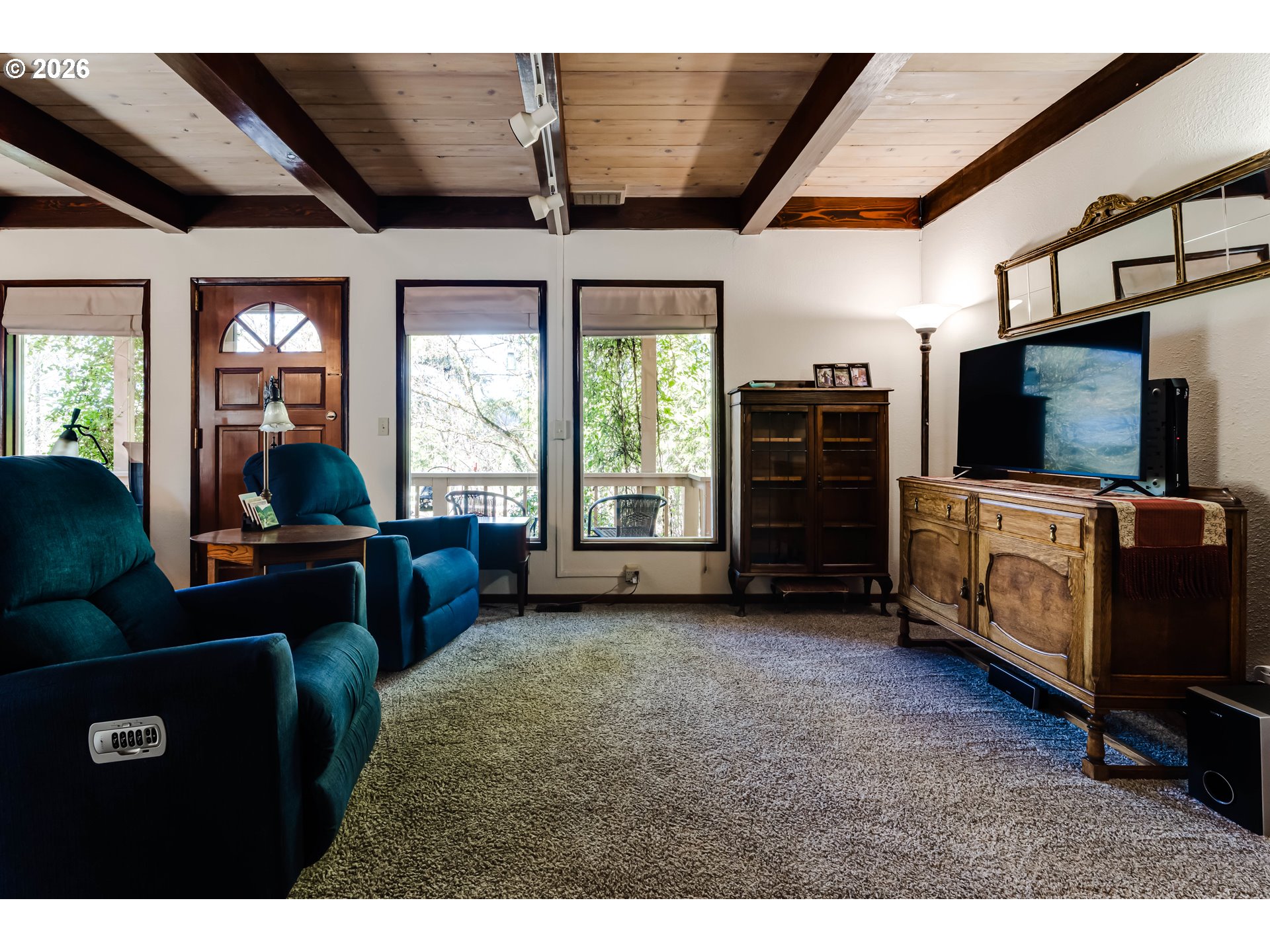 26408 Crow Road Eugene, OR 97402 - Photo 6 of 28 Living Room