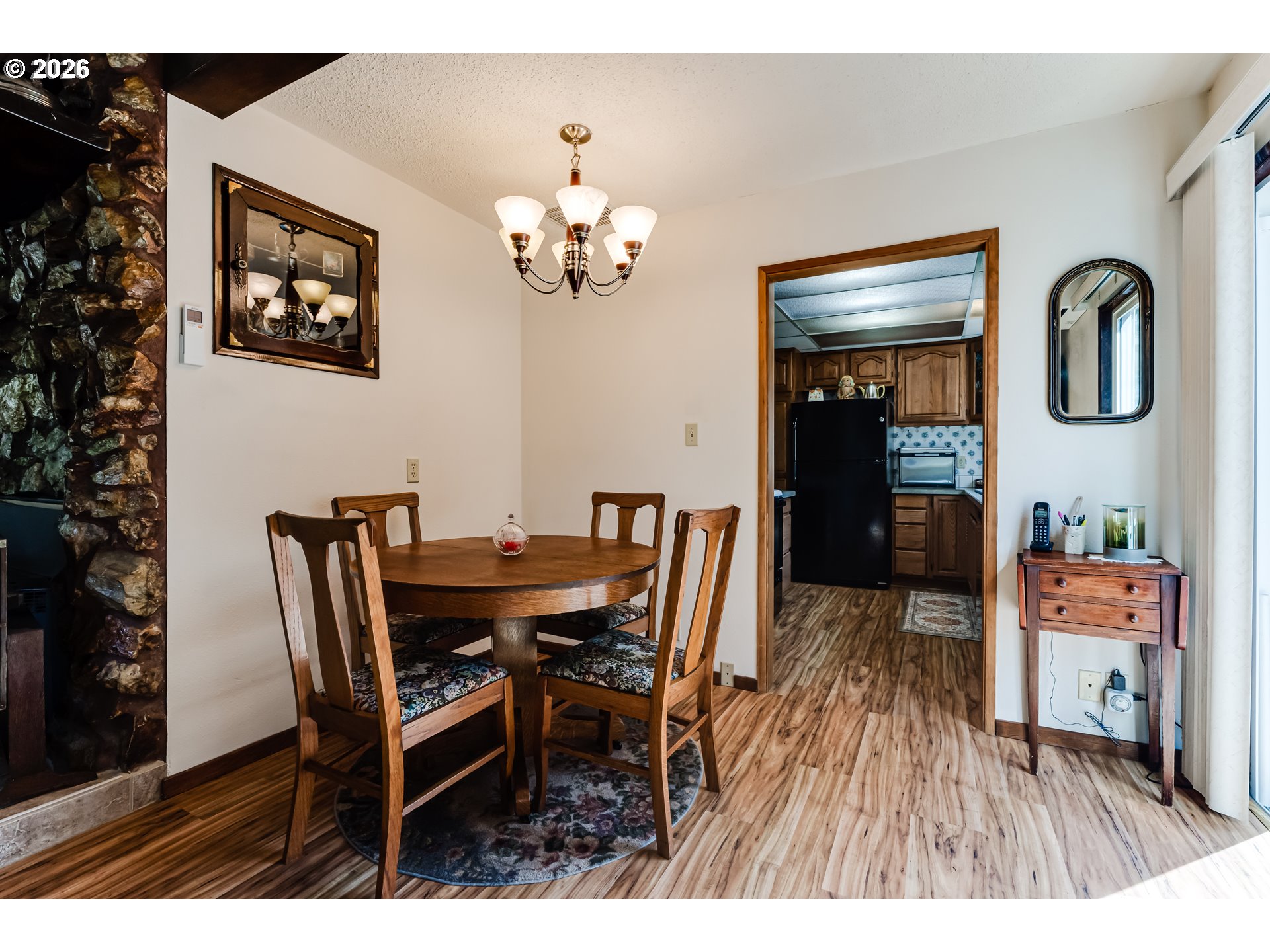 26408 Crow Road Eugene, OR 97402 - Photo 9 of 28 Dining Area