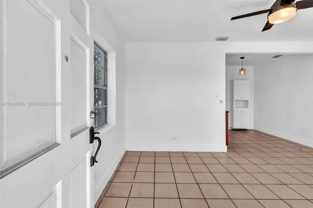 $2,095 | 2839 Southwest 24th Street, Unit 2, Miami, FL 33145