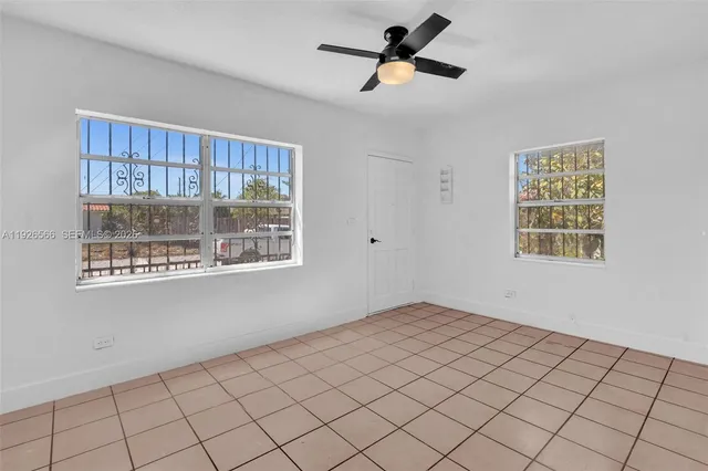 $2,095 | 2839 Southwest 24th Street, Unit 2, Miami, FL 33145