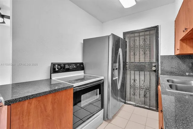 $2,095 | 2839 Southwest 24th Street, Unit 2, Miami, FL 33145