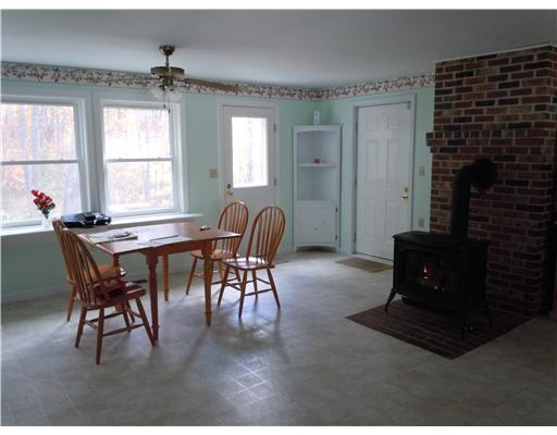 318 Old Bath Road Wiscasset, ME 04578 - Photo 3 of 12 Den/Family/Great Room.