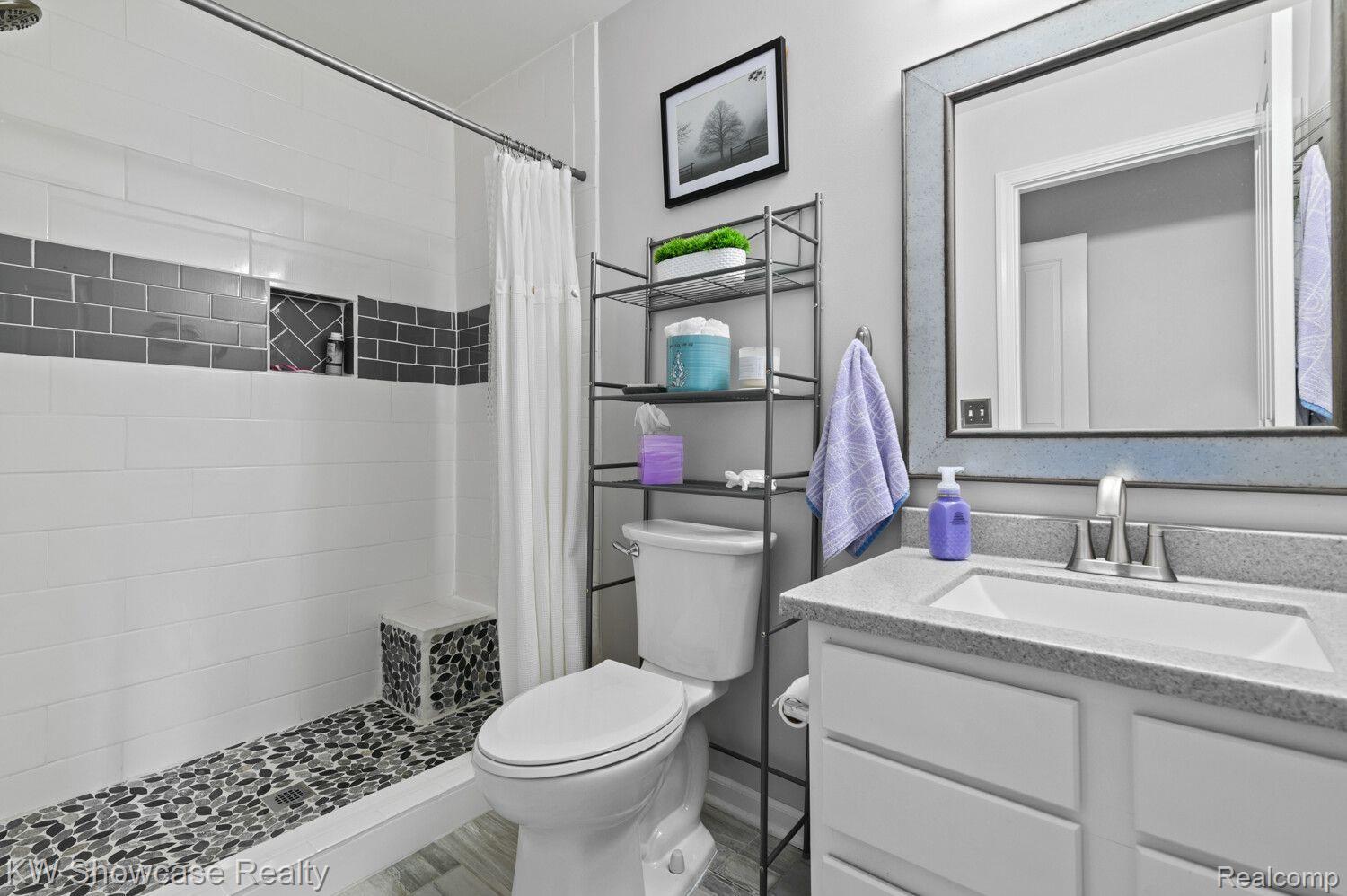 4301 Hampton Ridge Boulevard Howell, MI 48843 - Photo 16 of 25 Gallery Image 16