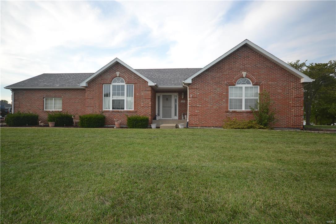 6033 Lakeside Drive Waterloo, IL 62298 - Photo 1 of 42 Gallery Image 1