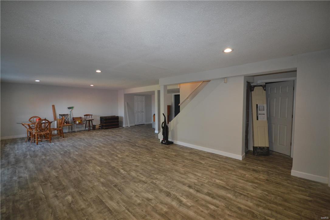 6033 Lakeside Drive Waterloo, IL 62298 - Photo 34 of 42 Gallery Image 34
