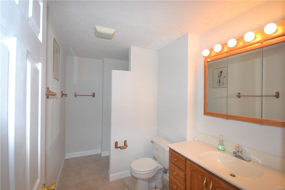 6033 Lakeside Drive Waterloo, IL 62298 - Photo 36 of 42 Gallery Image 36