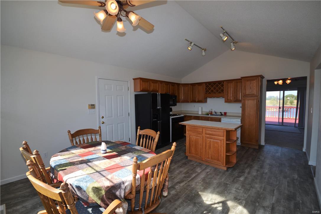 6033 Lakeside Drive Waterloo, IL 62298 - Photo 6 of 42 Gallery Image 6