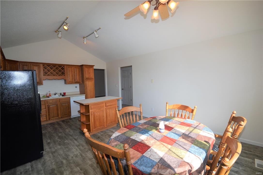 6033 Lakeside Drive Waterloo, IL 62298 - Photo 7 of 42 Gallery Image 7