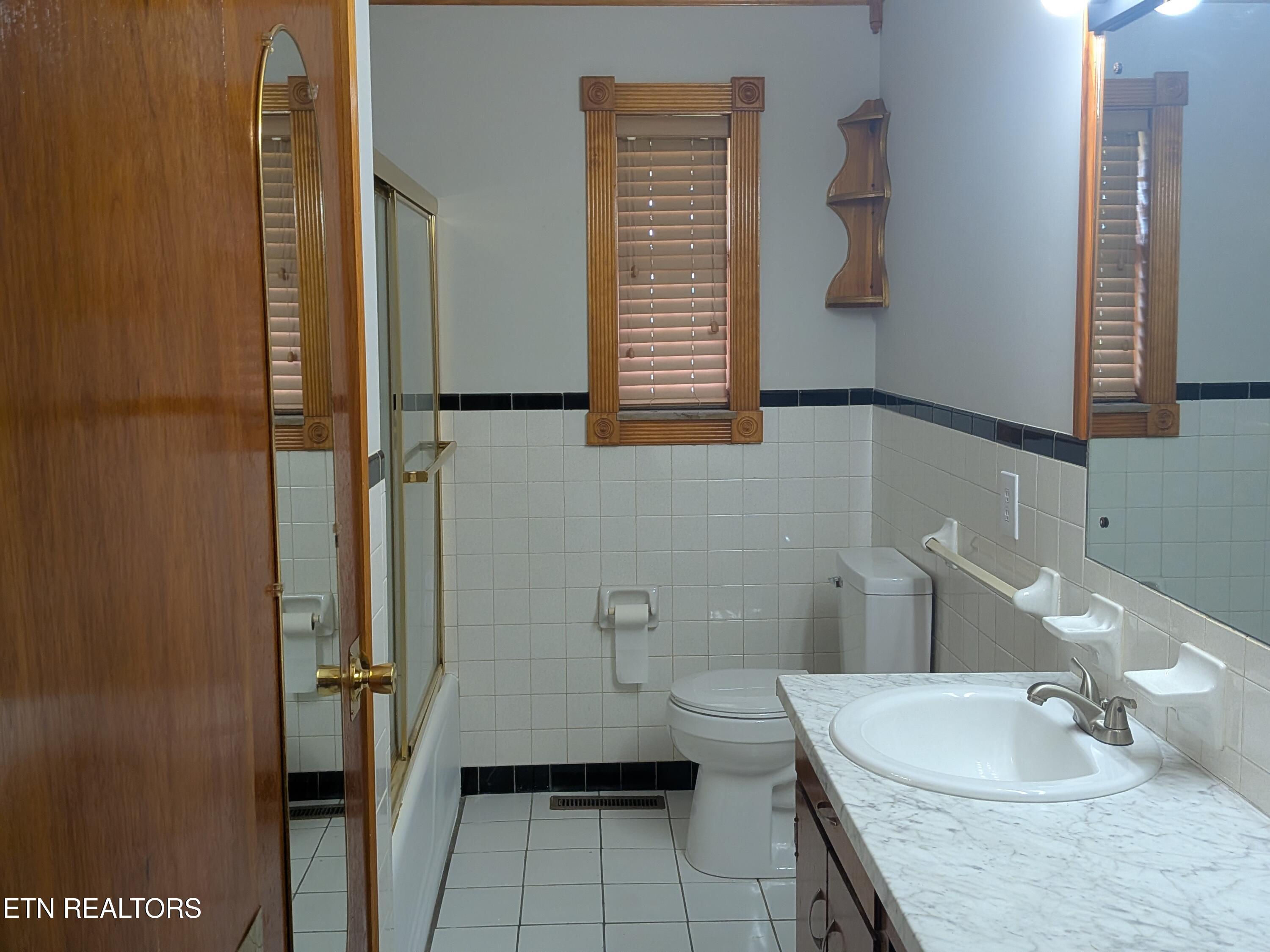 10024 Rutledge Pike Corryton, TN 37721 - Photo 24 of 29 3806