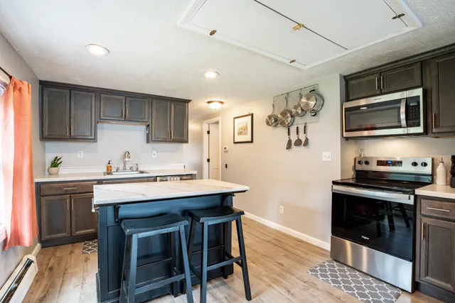 $550,000 | 15 Maple Street, Kingston, NH 03848