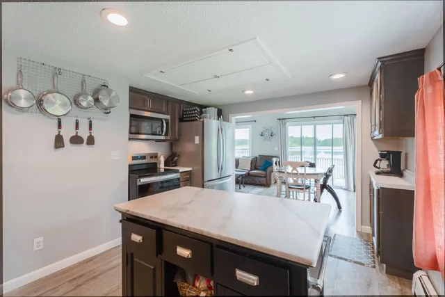 $550,000 | 15 Maple Street, Kingston, NH 03848