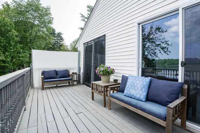 $550,000 | 15 Maple Street, Kingston, NH 03848