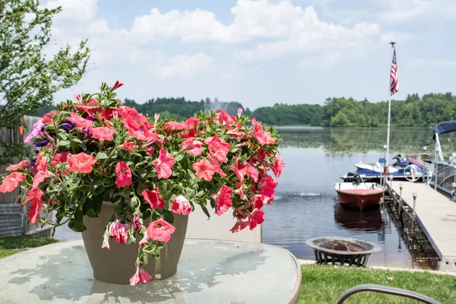 $550,000 | 15 Maple Street, Kingston, NH 03848