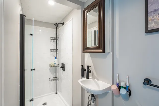 $550,000 | 15 Maple Street, Kingston, NH 03848