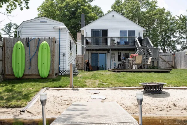 $550,000 | 15 Maple Street, Kingston, NH 03848