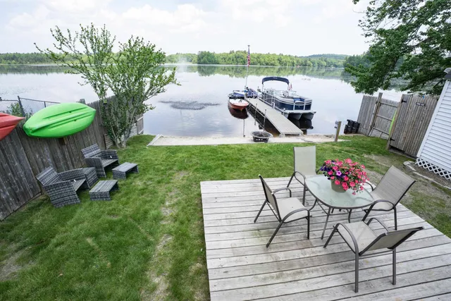 $550,000 | 15 Maple Street, Kingston, NH 03848