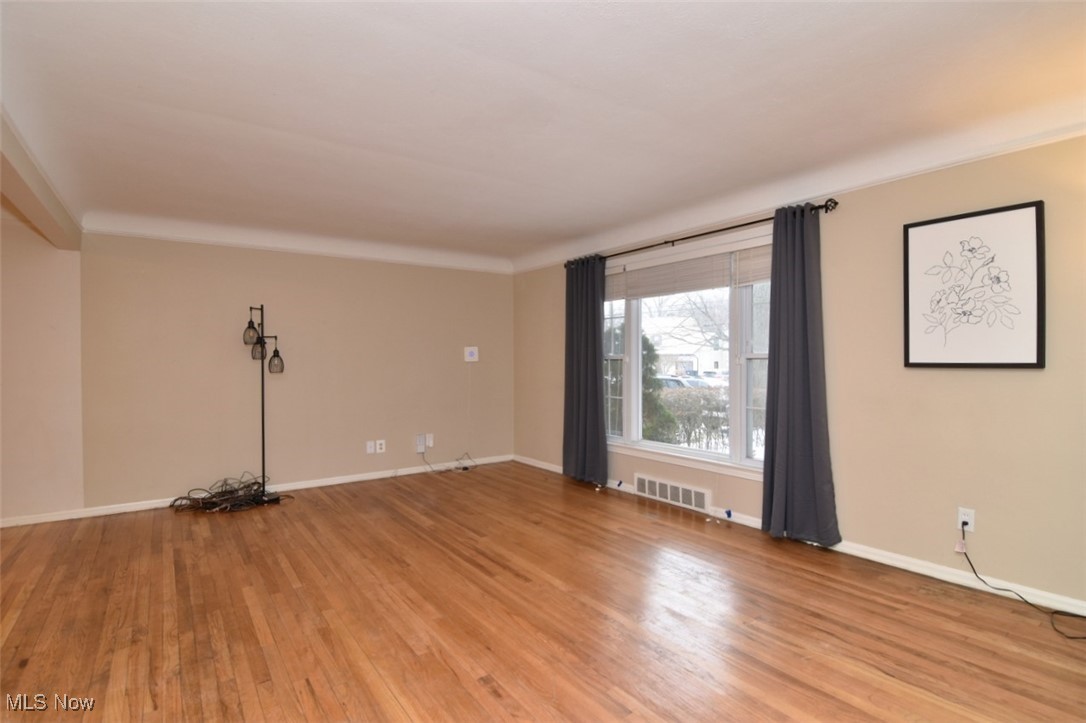 1491 Edgefield Road Cleveland, OH 44124 - Photo 6 of 41