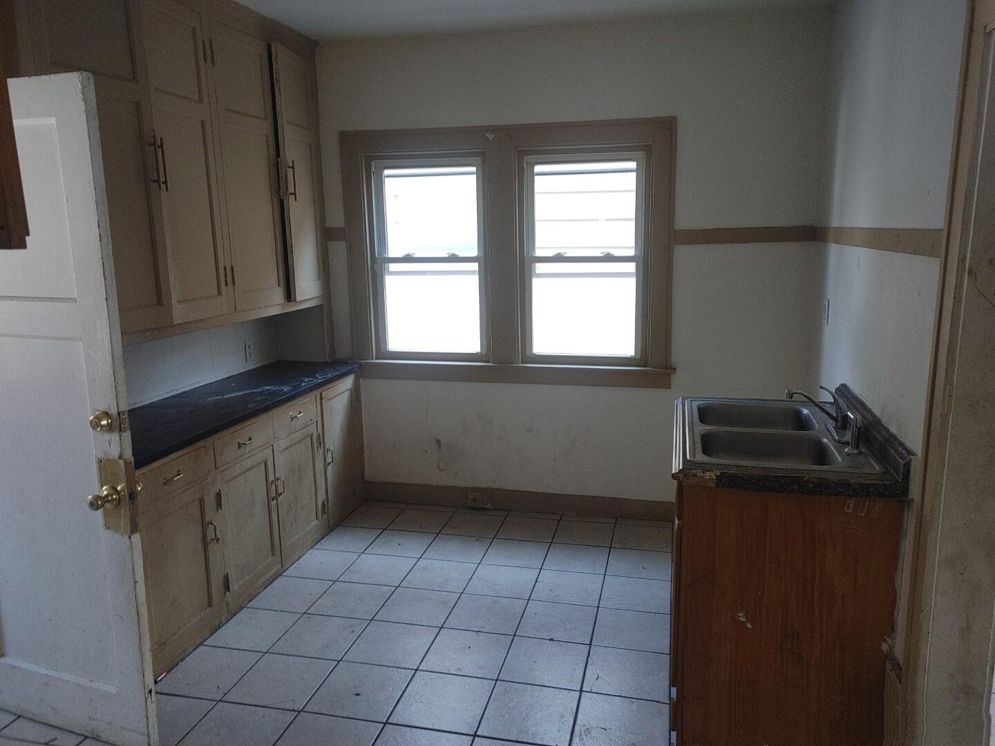 3374 North 30th Street Milwaukee, WI 53216 - Photo 8 of 28 TimePhoto_20260102_130425