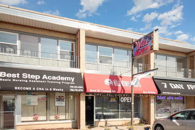 $1,395 | 10448 West Cermak Road, Unit 2R, Westchester, IL 60154