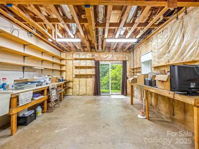 a view of a backyard with green space