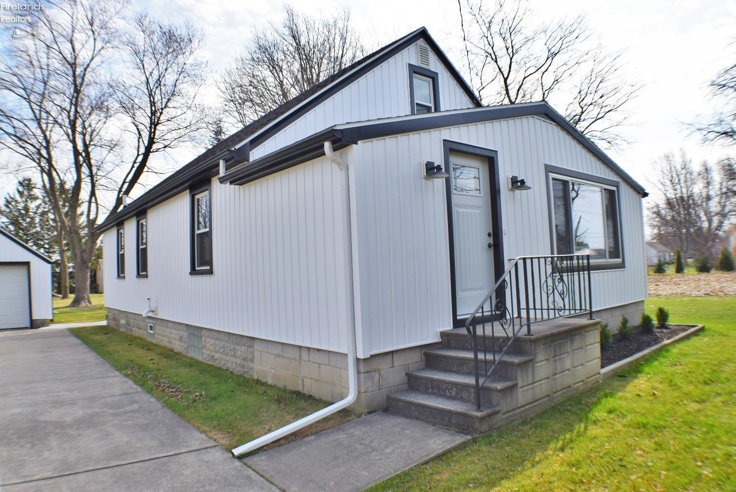 1441 North Curtice Road Oregon, OH 43616 - Photo 3 of 42 Gallery Image 3