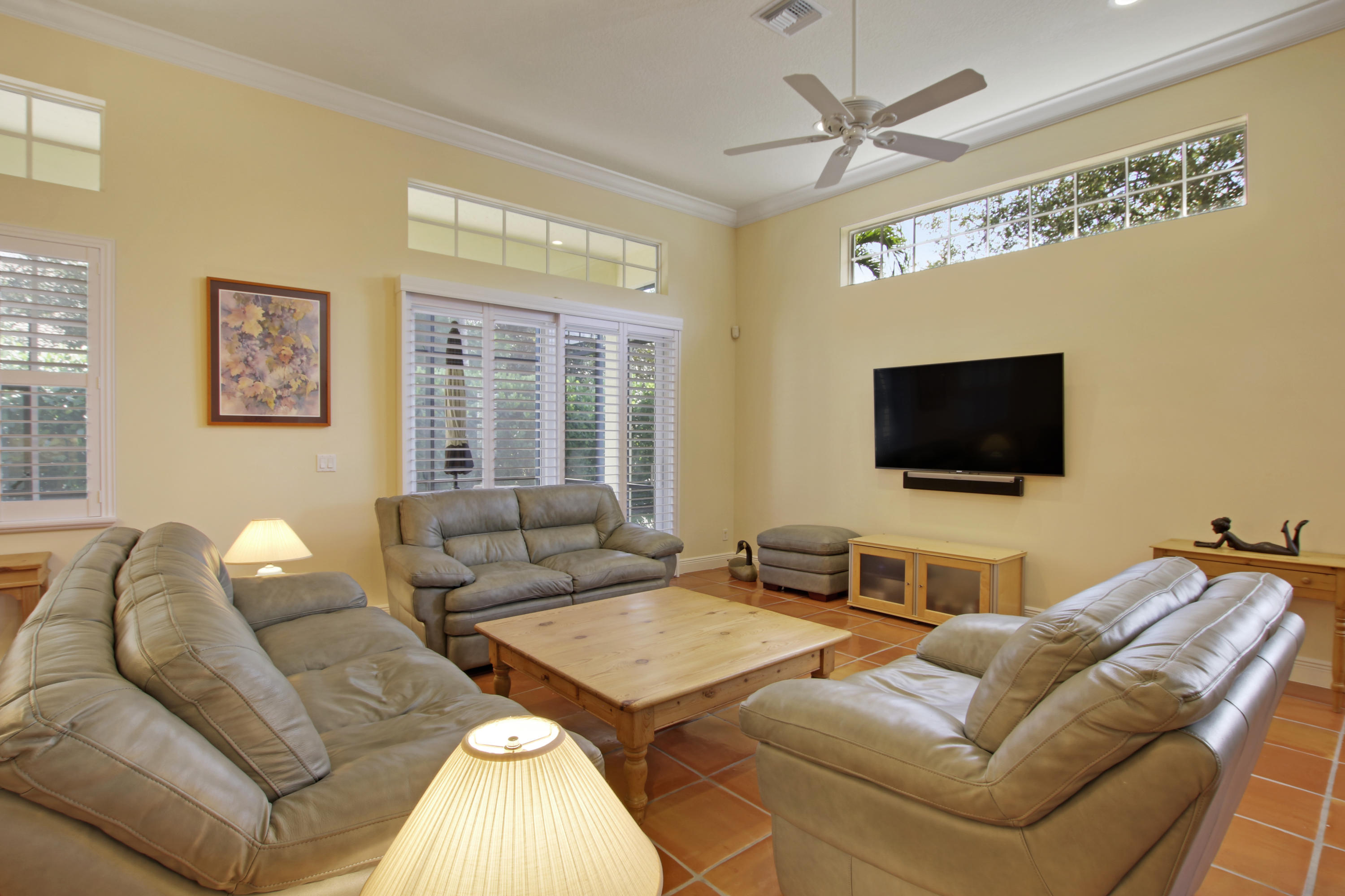 122 Via Santa Cruz Jupiter, FL 33458 - Photo 7 of 36 Living Area