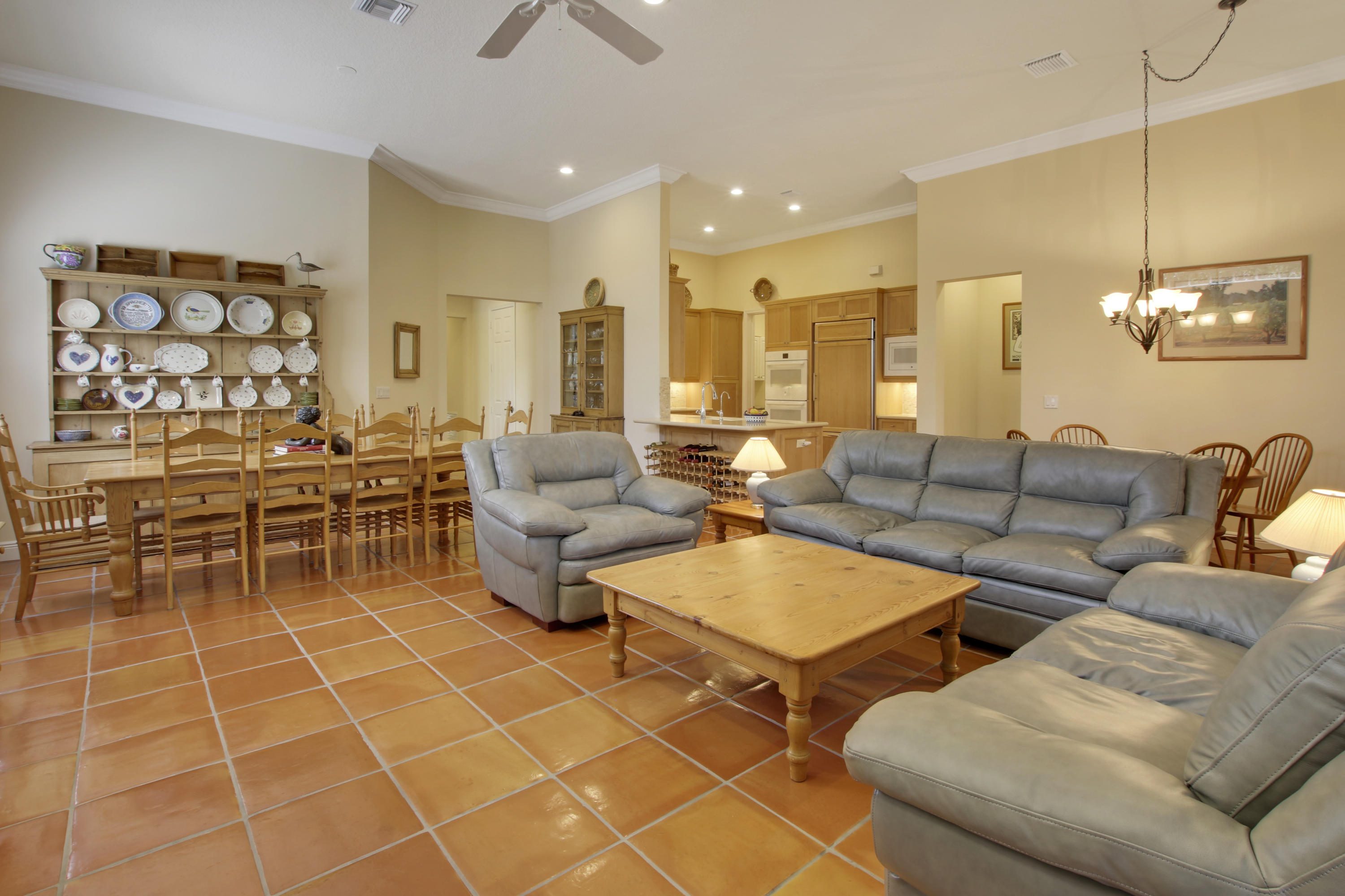 122 Via Santa Cruz Jupiter, FL 33458 - Photo 9 of 36 Living Area
