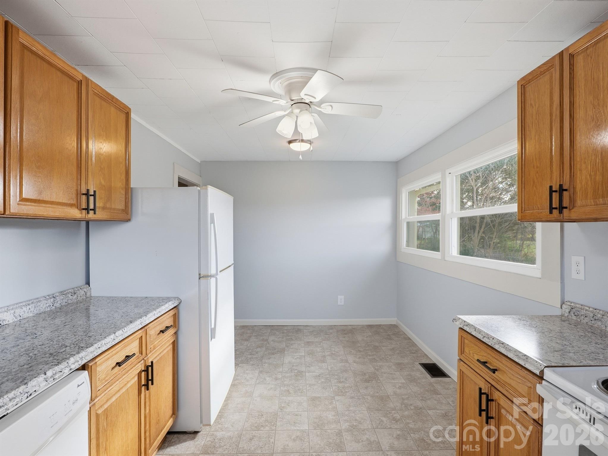 61 27th Street Northwest Hickory, NC 28601 - Photo 7 of 30