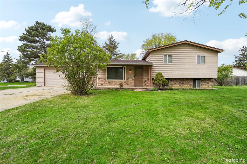 717 Murphy Court Linden, MI 48451 - Photo 1 of 29