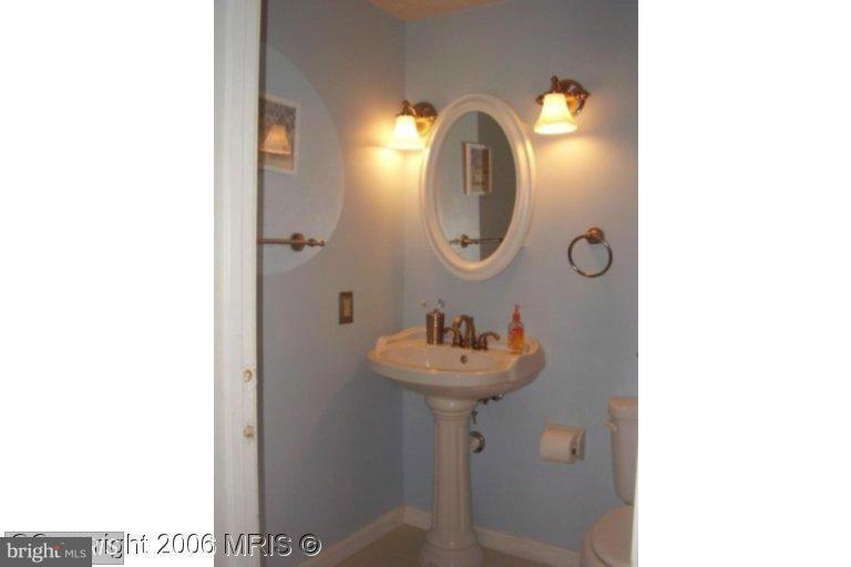 15833 Haynes Road Laurel, MD 20707 - Photo 5 of 6 Bath