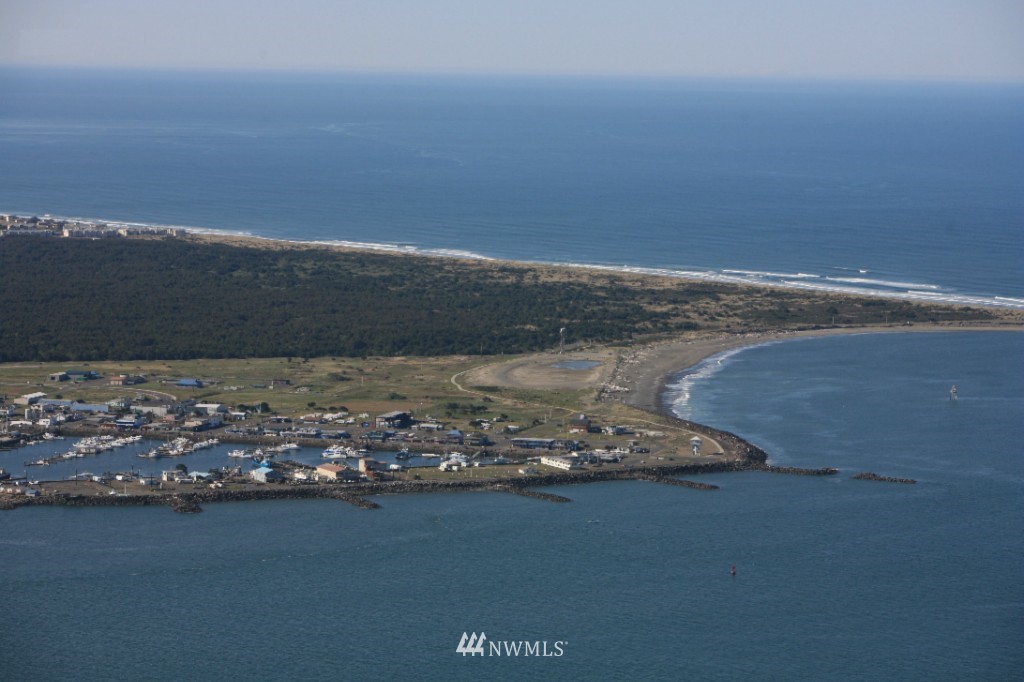 360 Jetty Haul Road Westport, WA 98595 - Photo 5 of 5 a view of a room with an empty space