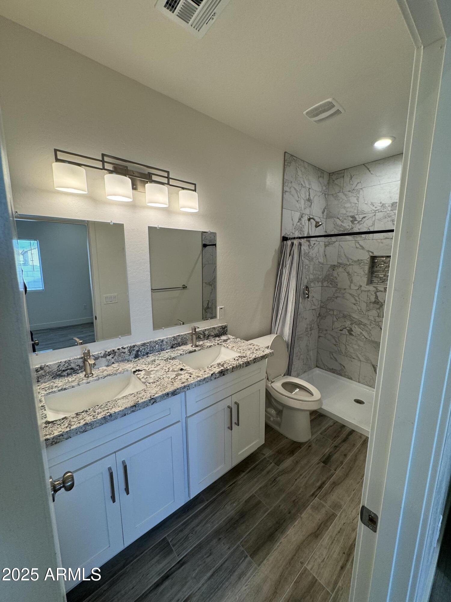 2814 East Roeser Road, Unit 1 Phoenix, AZ 85040 - Photo 9 of 16 IMG_2644