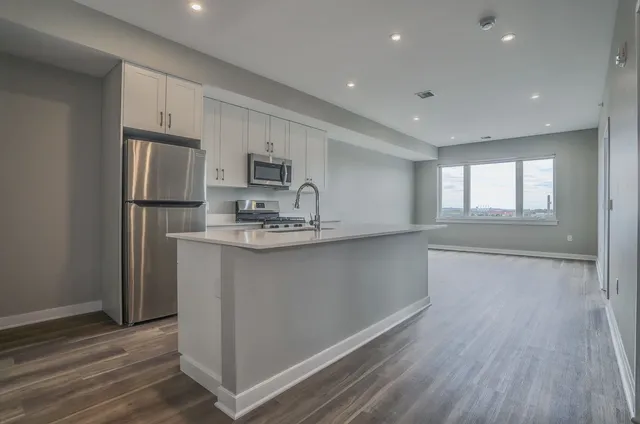 $2,975 | 475 Communipaw Avenue, Unit 502, Jersey City, NJ 07304