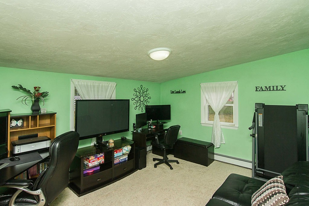 77 Yvonne Road Bellingham, MA 02019 - Photo 17 of 25 Gallery Image 17
